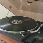 Vintage 2-bed With Music *