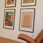 Vintage 2-bed With Music *