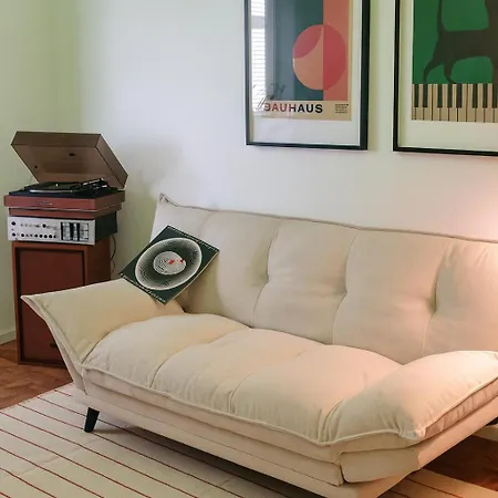 Vintage 2-bed With Music Фундан