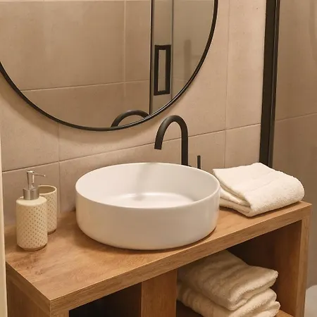 Vintage 2-bed With Music Фундан